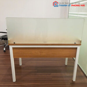 Bàn Làm Việc Có Kính Che 1m2 Cũ