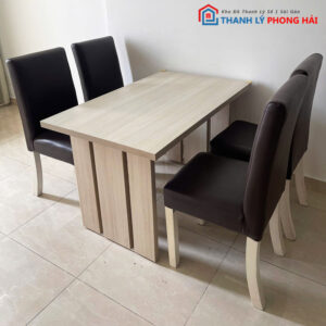 Bộ Bàn Ăn Gỗ Kèm 4 Ghế Màu Nâu Cũ