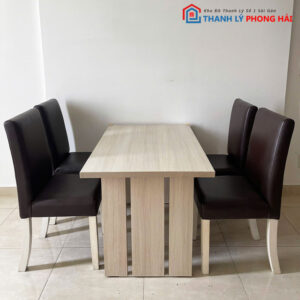 Bộ Bàn Ăn Gỗ Kèm 4 Ghế Màu Nâu Cũ