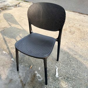 Ghế Hankyo Nhựa Đúc Màu Đen Mới 99%