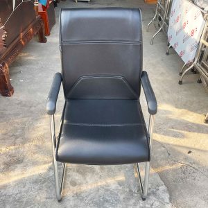 Ghế Chân Quỳ Da Hòa Phát Màu Đen Cũ