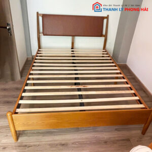 Giường Ngủ Gỗ 1m6 Đầu Nệm Bọc Simili Cũ