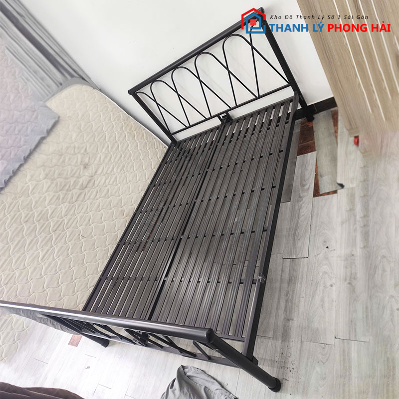 giuong-sat-den-1m8-cu-ben-chac Giường Sắt Đen Cũ Bền Chắc