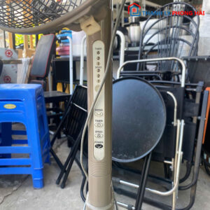 Quạt Đứng Sharp Cũ Màu Xám