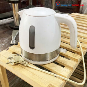 Ấm Siêu Tốc Cũ Màu Trắng Cũ