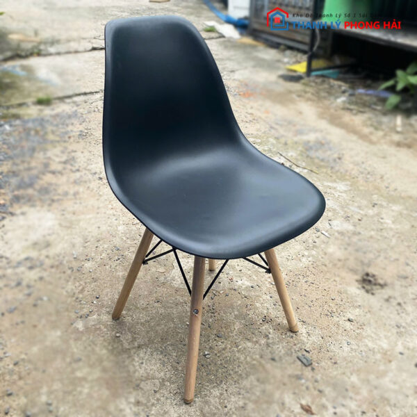 Ghế Eames Đen Chân Gỗ Cũ