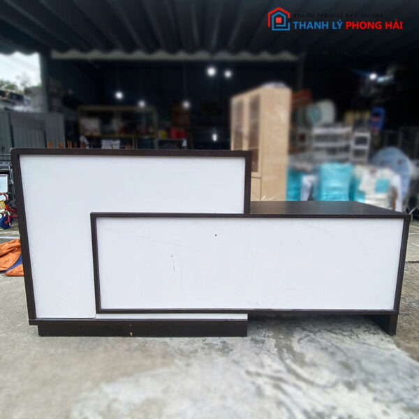 Quầy Lễ Tân 2m2 Cách Điệu Độc Đáo Cũ