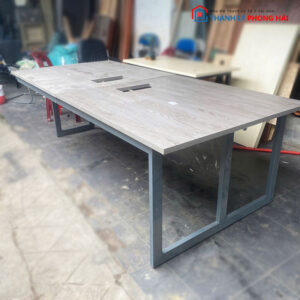 Bàn Họp 2m4 Cũ Chân Sắt Kèm Lỗ Đi Dây Tiện Lợi