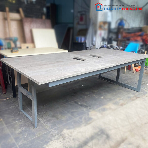 Bàn Họp 2m4 Cũ Chân Sắt Kèm Lỗ Đi Dây Tiện Lợi