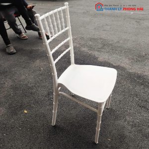 Ghế Nhà Hàng Tiffany Nhựa Đúc Cũ