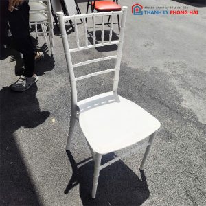 Ghế Nhà Hàng Tiffany Nhựa Đúc Cũ