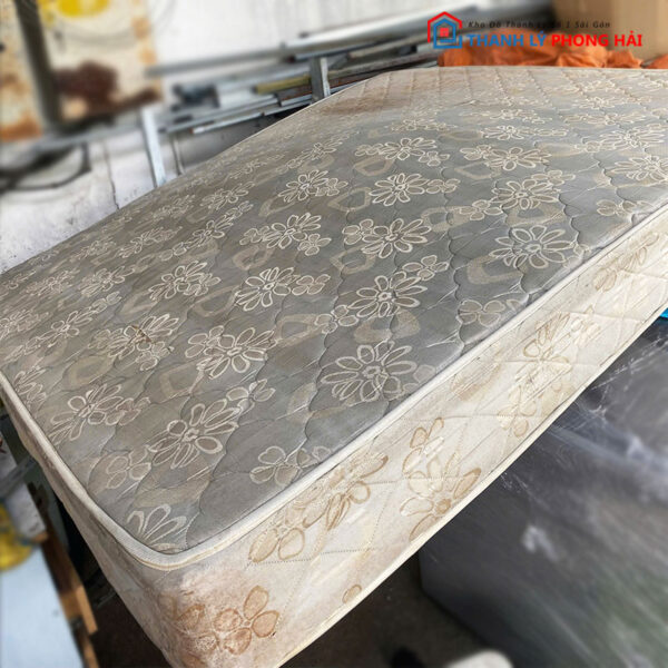 Nệm 1m8 Cũ Dày Dặn Họa Tiết Hoa