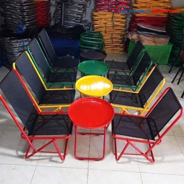 Thanh Lý Bàn Cafe Tròn Xếp Nhiều Màu Mới 99%