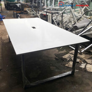 Bàn Họp Gỗ Công Nghiệp 2m4 Mặt Trắng Cũ