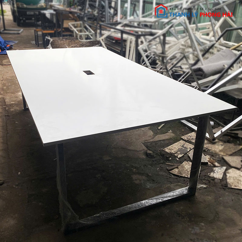 ban-hop-go-cong-nghiep-2m4-mat-trang-cu-2 Bàn Họp Gỗ Công Nghiệp 2m4 Mặt Trắng Cũ