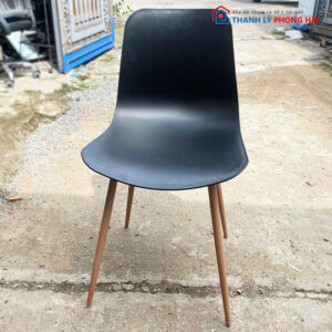 Ghế Nhựa Đen Chân Gỗ Cũ