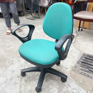 Ghế Xoay Nhỏ Đệm Nỉ Đỏ Chân Nhựa Cũ (Nhiều Màu)