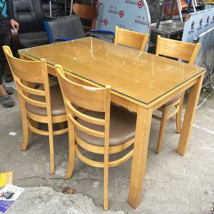 Bàn Ăn Gỗ 1m15 Mặt Kính Kèm 4 Ghế Cabin Cũ