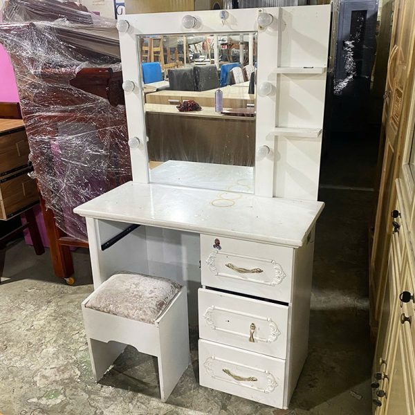 Bàn Điểm Màu Trắng 90cm Kèm Gương Cũ