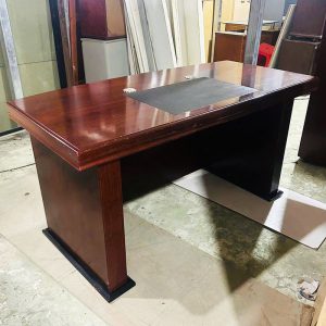 Bàn Giám Đốc 1m6 Có Bửng Che Cũ