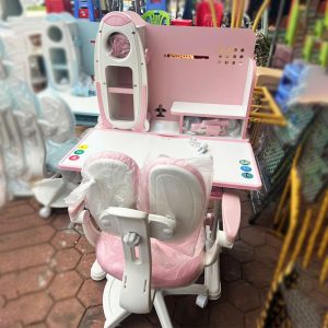 Thanh Lý Bàn Học Màu Hồng Dễ Thương Cho Bé Mới 99%