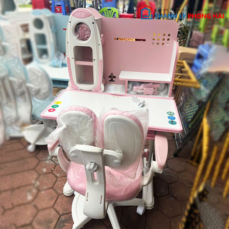 ban-hoc-mau-hong-de-thuong Thanh Lý Bộ Bàn Học Màu Hồng Dễ Thương Cho Bé Mới 99%