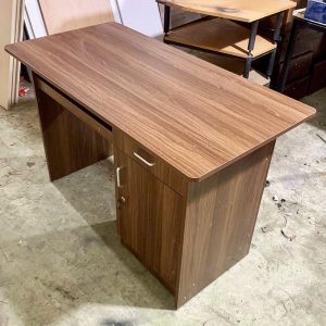 Bàn Làm Việc 1m2 Có Ngăn Bàn Phím Mới 99%