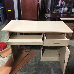 Bàn Làm Việc 1m2 Có Ngăn Bàn Phím Mới 99% (Nhiều Màu)