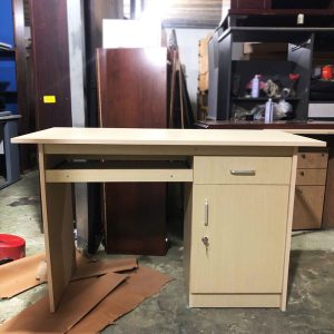 Bàn Làm Việc 1m2 Có Ngăn Bàn Phím Mới 99% (Nhiều Màu)