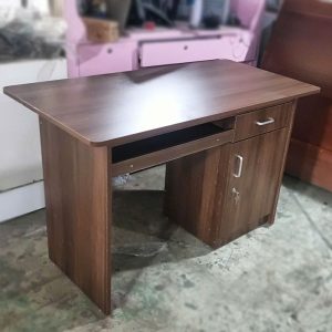 Bàn Làm Việc 1m2 Có Ngăn Bàn Phím Mới 99%