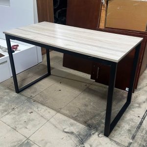 Bàn Làm Việc Chân Sắt Chữ U 1m2 Mới 99% (Nhiều Màu)