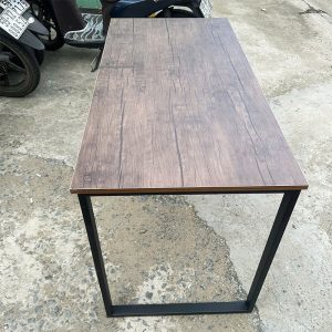 Bàn Làm Việc Chân Sắt Chữ U 1m2 Mới 99% (Nhiều Màu)