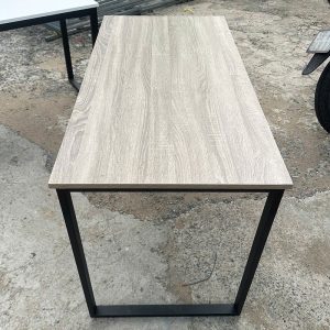 Bàn Làm Việc Chân Sắt Chữ U 1m2 Mới 99% (Nhiều Màu)