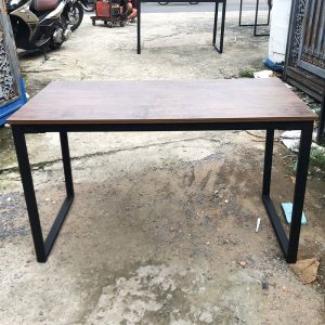 Bàn Làm Việc Chân Sắt Chữ U 1m2 Mới 99% (Nhiều Màu)