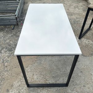 Bàn Làm Việc Chân Sắt Chữ U 1m2 Mới 99% (Nhiều Màu)