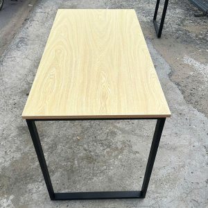 Bàn Làm Việc Chân Sắt Chữ U 1m2 Mới 99% (Nhiều Màu)