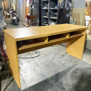 Bàn Làm Việc Gỗ MDF 1m5 Có Bửng Che Cũ