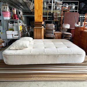 Băng Sofa Bed 1m8 Màu Trắng Cũ