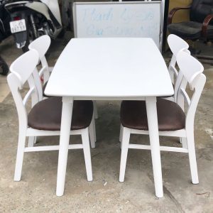 Bộ Bàn Ăn Mango Màu Trắng 1m2 Kèm 4 Ghế Cũ