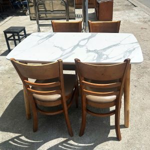 Bộ Bàn Ăn Mặt Đá 1m2 Kèm 4 Ghế Cabin Cũ