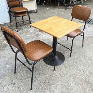 Bộ Bàn Ghế Cafe Bàn Vuông Kèm Ghế Da Mới 99%