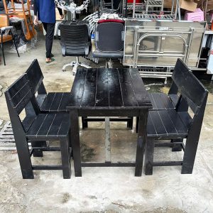 bo-ban-ghe-cafe-coc-mau-den-moi
