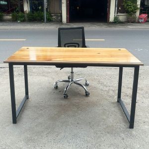 Bộ Bàn Ghế Văn Phòng 1m37 Kèm Ghế TP4 Cũ