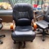 Ghế Giám Đốc Bọc Da Tay Gỗ Cũ