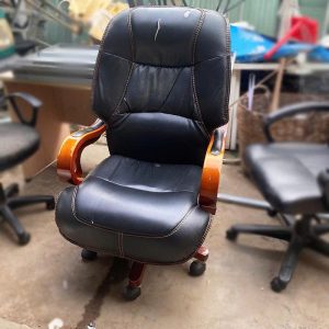 Ghế Giám Đốc Bọc Da Tay Gỗ Cũ