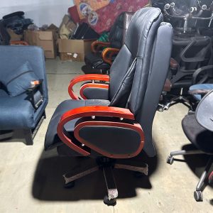 Ghế Giám Đốc Da Cao Cấp Chân Xoay Gỗ Cũ