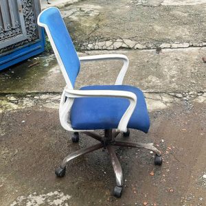 Ghế Xoay Lưới Xanh Cũ Tiện Dụng