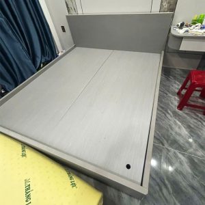 Giường Bệt Gỗ Màu Xám 1m8 Cũ