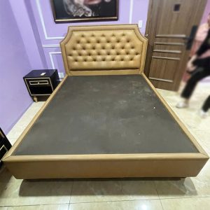 Giường Ngủ 1m6 Bọc Da Nâu Cũ