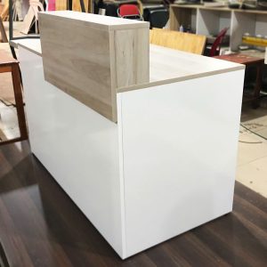 Quầy Lễ Tân 1m2 Màu Trắng Phối Gỗ Mới 99%